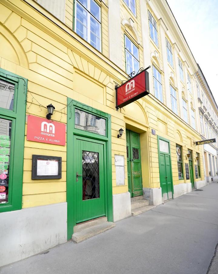 Renovated & Cozy - Close To Museumsquartier Виена Екстериор снимка